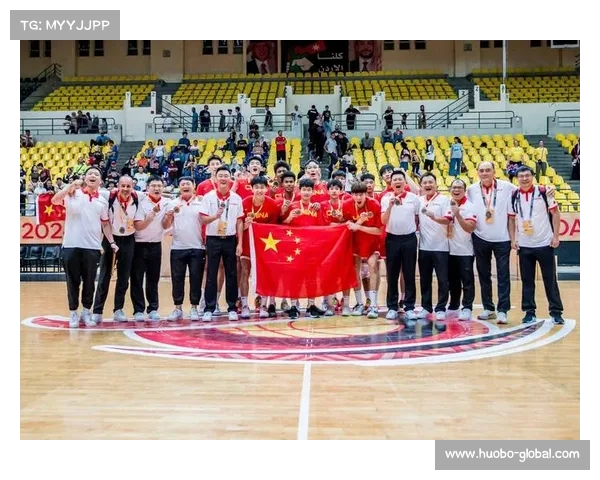 中国国青男篮首战获胜，国际挑战赛开局亮眼展现潜力(国青男篮挑战赛录像)