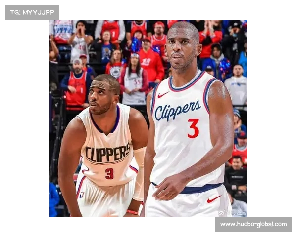 从父子到队友：克里斯-保罗庆祝布朗尼登场，NBA迎来历史性时刻(克里斯保罗 布克)