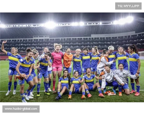 南美解放者杯百万富翁队点球绝杀球员相拥庆祝